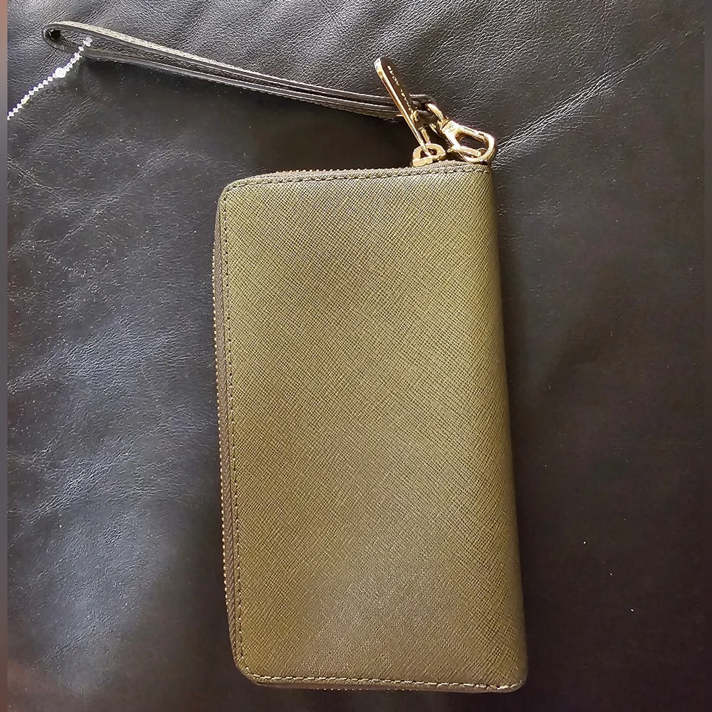 Michael Kors Large Continental Wallet Saffiano leather Olive NWOT - Picture 2 of 16